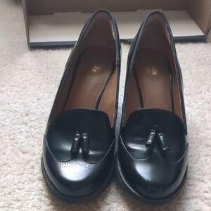 Clarks Classic Black Tassel Loafers - Women 7 M